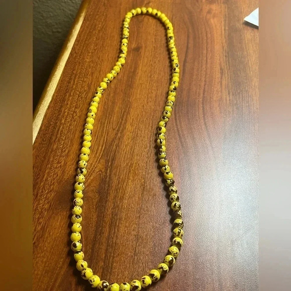 Speckled Yellow and Brown Beaded Necklace - Picture 4 of 7